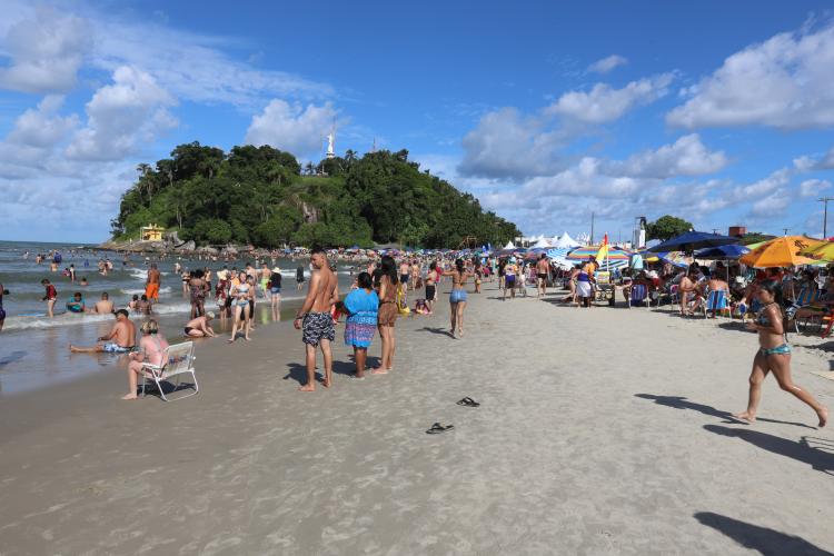 Boletim registra 62 pontos próprios para banho e prática de atividades esportivas no Litoral