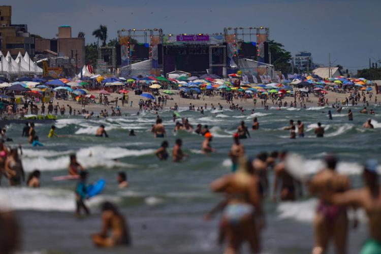 Boletim registra 62 pontos próprios para banho e prática de atividades esportivas no Litoral