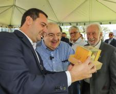 O governador do Paraná, Carlos Massa Ratinho Junior, inaugura o jardim de colmeias de abelhas nativas e a horta orgânica no Palácio Iguaçu.