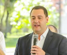 O governador do Paraná, Carlos Massa Ratinho Junior, inaugura o jardim de colmeias de abelhas nativas e a horta orgânica no Palácio Iguaçu.