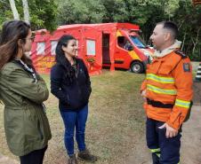 Ação queimada controlada no Parque Estadual de Vila Velha reuniu quase 300 bombeiros militares.