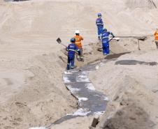 Obras de micro e macrodrenagem no municipio de Matinhos, que vão acabar com as enchentes e alagamentos nas ruas.. secretário do IAT Everton Luiz da Costa Souza deu coletiva para a imprensa no local das obras na praia de Caioba.