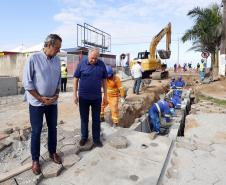 Obras de micro e macrodrenagem no municipio de Matinhos, que vão acabar com as enchentes e alagamentos nas ruas.. secretário do IAT Everton Luiz da Costa Souza deu coletiva para a imprensa no local das obras na praia de Caioba.