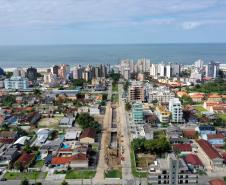 Obras de micro e macrodrenagem no municipio de Matinhos, que vão acabar com as enchentes e alagamentos nas ruas.. secretário do IAT Everton Luiz da Costa Souza deu coletiva para a imprensa no local das obras na praia de Caioba.