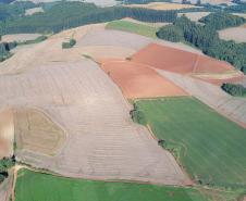 Foto aérea de área desmatada