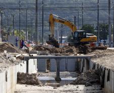 Obras de micro e macrodrenagem no municipio de Matinhos, que vão acabar com as enchentes e alagamentos nas ruas.. secretário do IAT Everton Luiz da Costa Souza deu coletiva para a imprensa no local das obras na praia de Caioba.