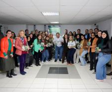 Equipe do IAT posando para fotos.