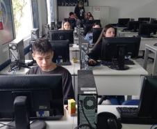 Oferecido gratuitamente pelo IAT em parceria com o Senac, curso de básico de Linguagem de Programação está animando os jovens de Matinhos