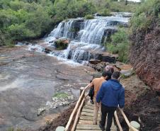 As 28 Unidades de Conservação do Paraná abertas à visitação possuem trilhas como um dos principais atrativos naturais.