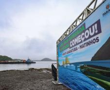 Placa de inicio das obras em Matinhos
