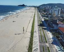 Vista aérea das obras na orla de Matinhos