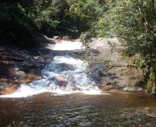 Cachoeira em unidade de conservação paranaense