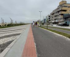Foto de rua da orla de Matinhos