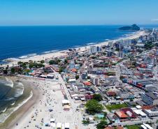 VISTA AÉREA DO LITORAL DE MATINHOS 