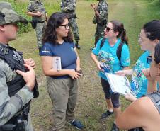 TECNICOS DO IAT JUNTO DE AGENTES Batalhão de Polícia Ambiental - Força Verde (BPAmb-FV)