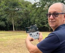 PILOTO DE DRONE COM CONTROLE