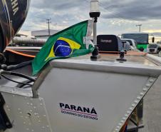 BARCO DO PARANÁ COM BANDEIRA DO BRASIL