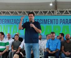 GOVERNADOR DISCURSSANDO
