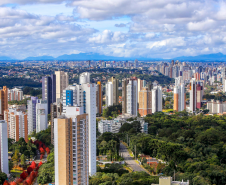 Vista aérea cidade paranaense