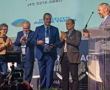 DIREÇÃO DO IAT E SEDEST EM EVENTO