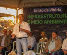 GOVERNADOR DISCURSSANDO