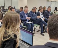 MEMBORS DO GOVERNO REUNIDOS 