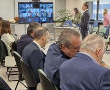 MEMBORS DO GOVERNO REUNIDOS 
