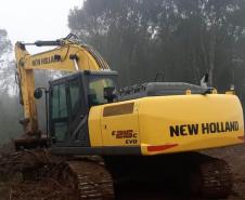TRATOR AMARELO