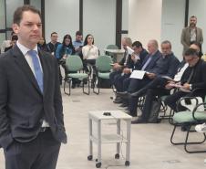 MEMBORS DO GOVERNO REUNIDOS 
