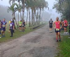 Foto de corredores durante corrida ecológica