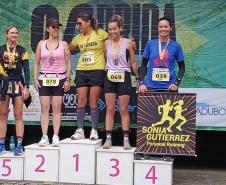 Foto de vencedores da corrida ecológica