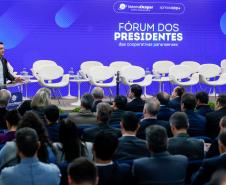 Foto do Governador Ratinho Júnior e demais autoridades em evento da Ocepar