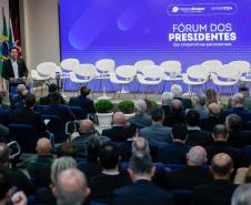Foto do Governador Ratinho Júnior e demais autoridades em evento da Ocepar