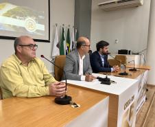 Foto de evento de apresentação de obras de engorda de orla