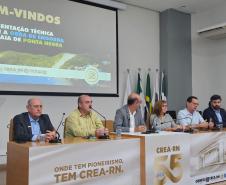Foto de evento de apresentação de obras de engorda de orla