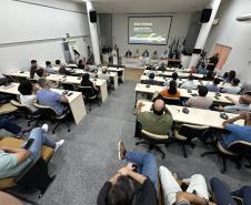 Foto de evento de apresentação de obras de engorda de orla