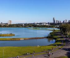 Foto de dia ensolarado em Parque do Paraná