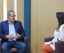 SECRETÁRIO EM ENTREVISTA