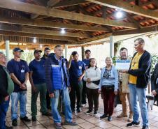 cenas do evento e de espécimes da flora