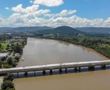 BARRAGEM SOBRE O RIO 