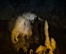 Foto de gruta em parque
