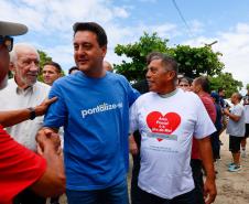 Foto do governador e autoridades em evento de anúncio
