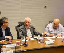 Foto de autoridades durante reunião
