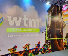 Foto de estande do Governo do paraná na exposição
