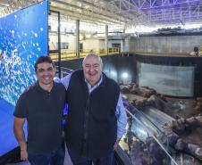 Fotos da visita do secretário ao aquário em construção