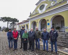 Foto do secretário em visita