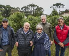 Foto do secretário em visita
