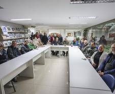 Foto do secretário em visita