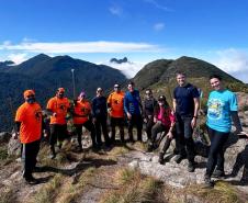 Foto de voluntários durante mutirão