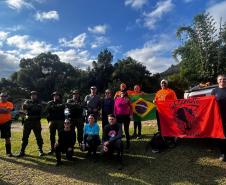 Foto de voluntários durante mutirão